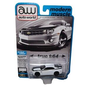Auto World Modern Muscle 2010 Chevy Camaro Hurst Edition (1:64 - White)